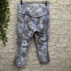 Athleta salutation stash pocket II capri leggings women’s size medium fun‎ print